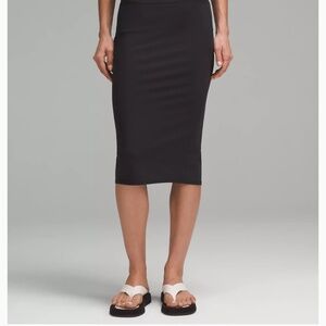 Nulu Slim-Fit High-Rise Skirt